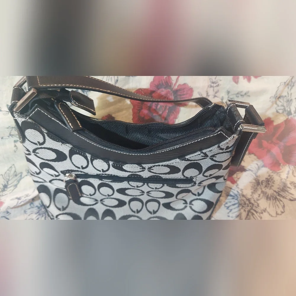 Black & White Signature-Print Shoulder Bag - Classic Monogram Style - Picture 2 of 10